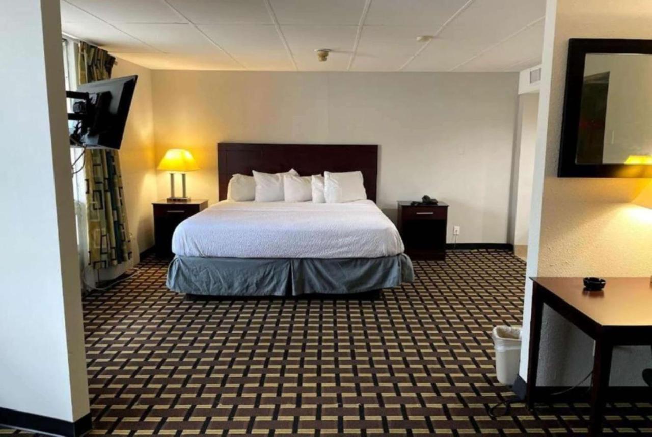 Days Inn by Wyndham Fort Wright Cincinnati Area