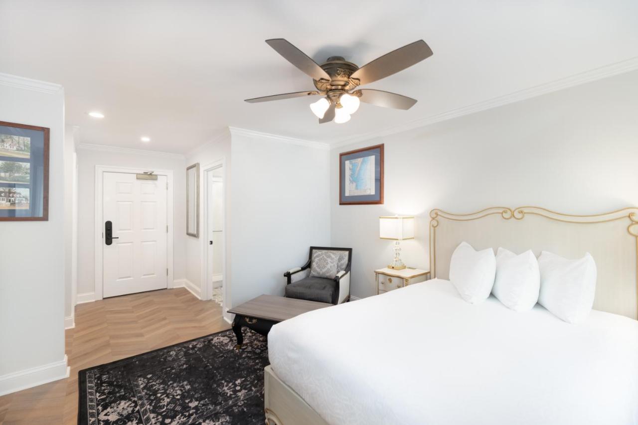 Studio Villa with Sofa Bed at Westgate Historic Williamsburg Resort