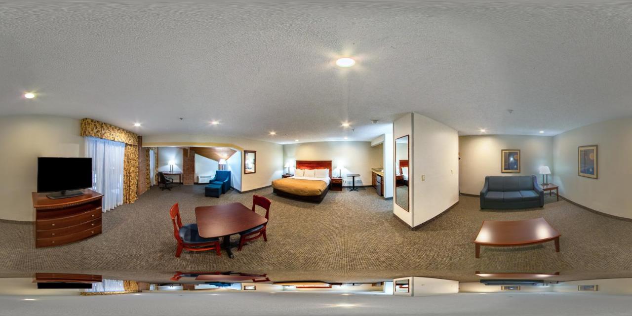 King Room - Non Smoking at Quality Inn Grand Blanc - Flint South