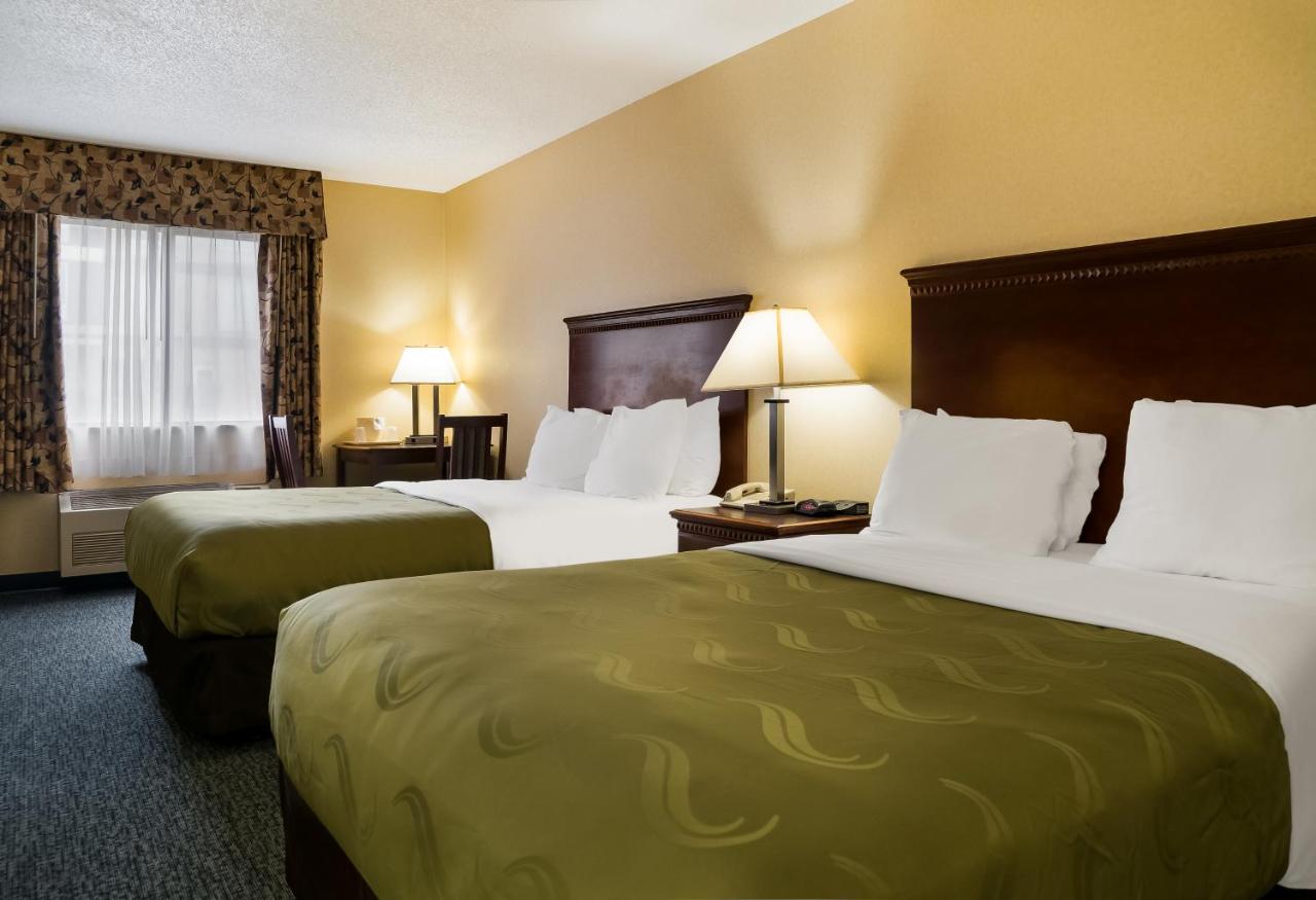 Double Room with Tub - Accessible/Non-Smoking at Quality Inn Grand Blanc - Flint South