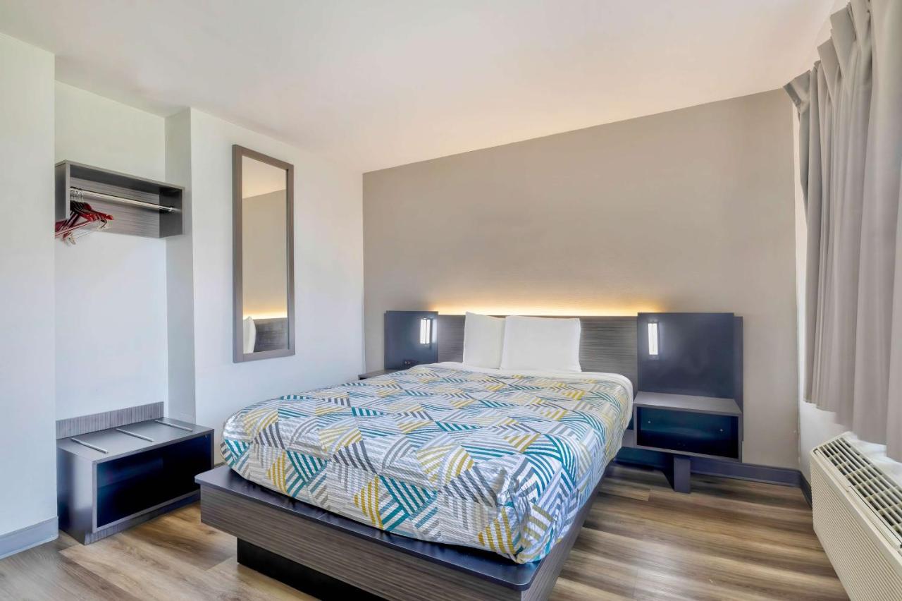 | Motel 6-Villa Park, IL - Chicago West