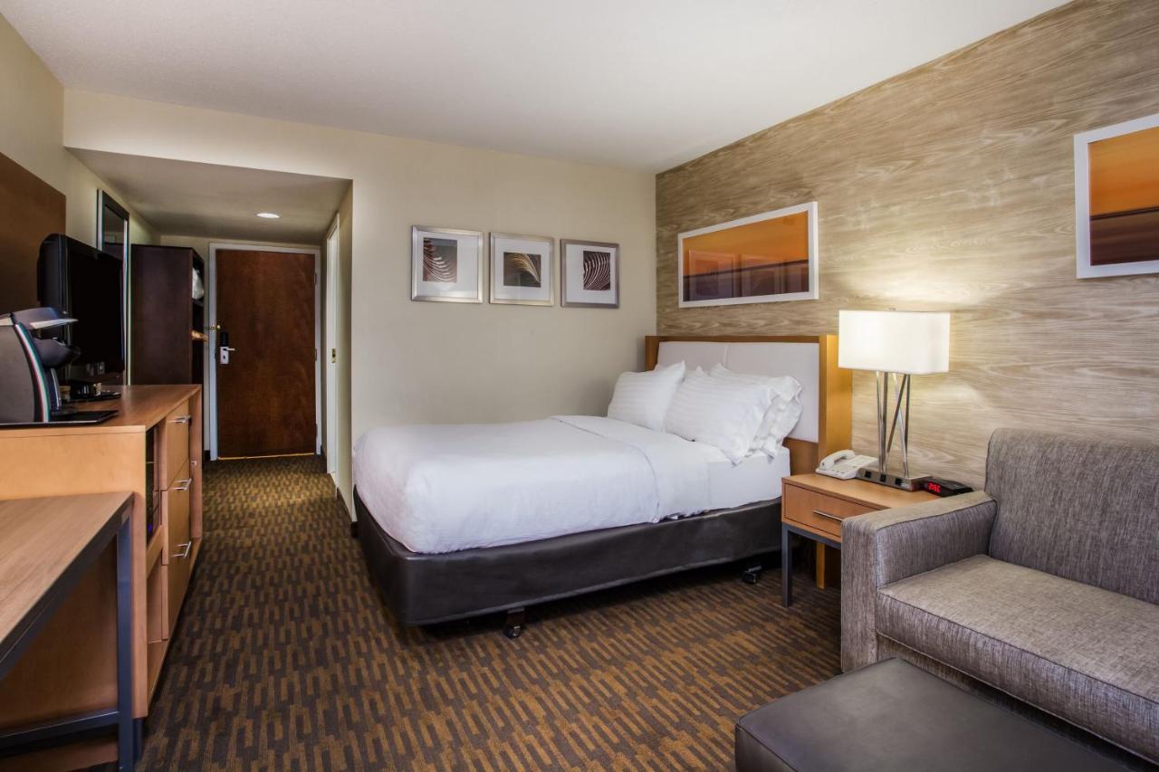 | Holiday Inn Saratoga Springs, an IHG Hotel