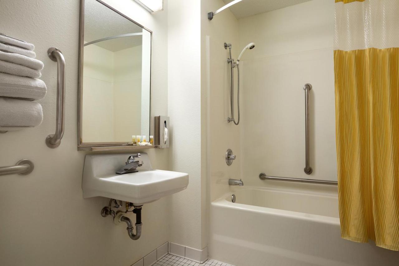 Double Room - Disability Access at Days Inn by Wyndham Austin