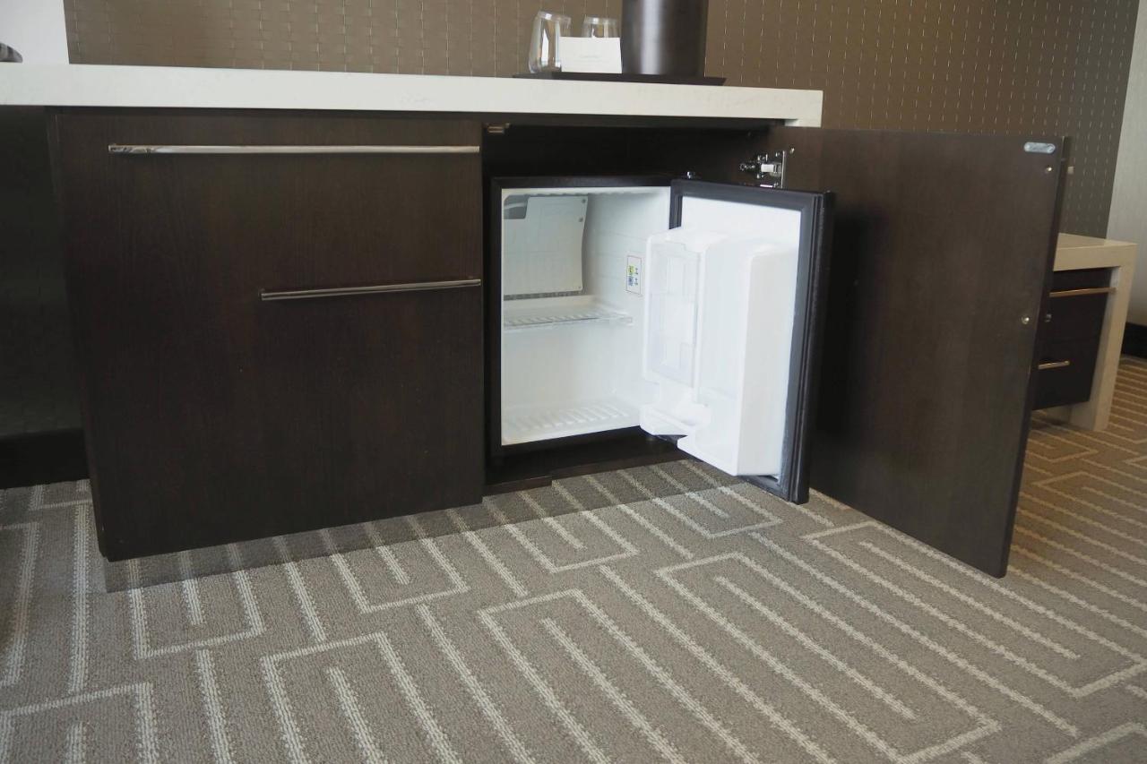 King Room - Hearing Accessible at JW Marriott Minneapolis Mall of America