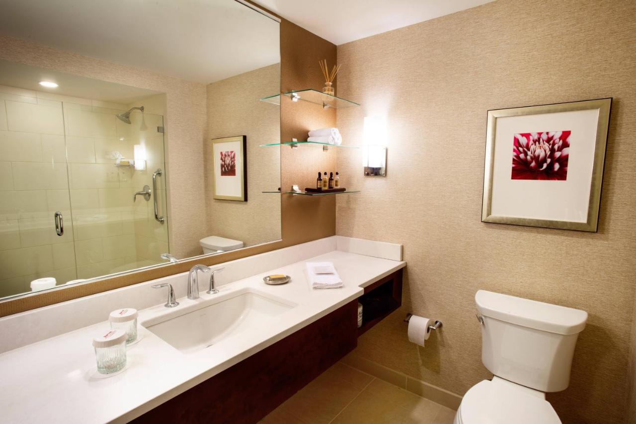 | Milwaukee Marriott Downtown