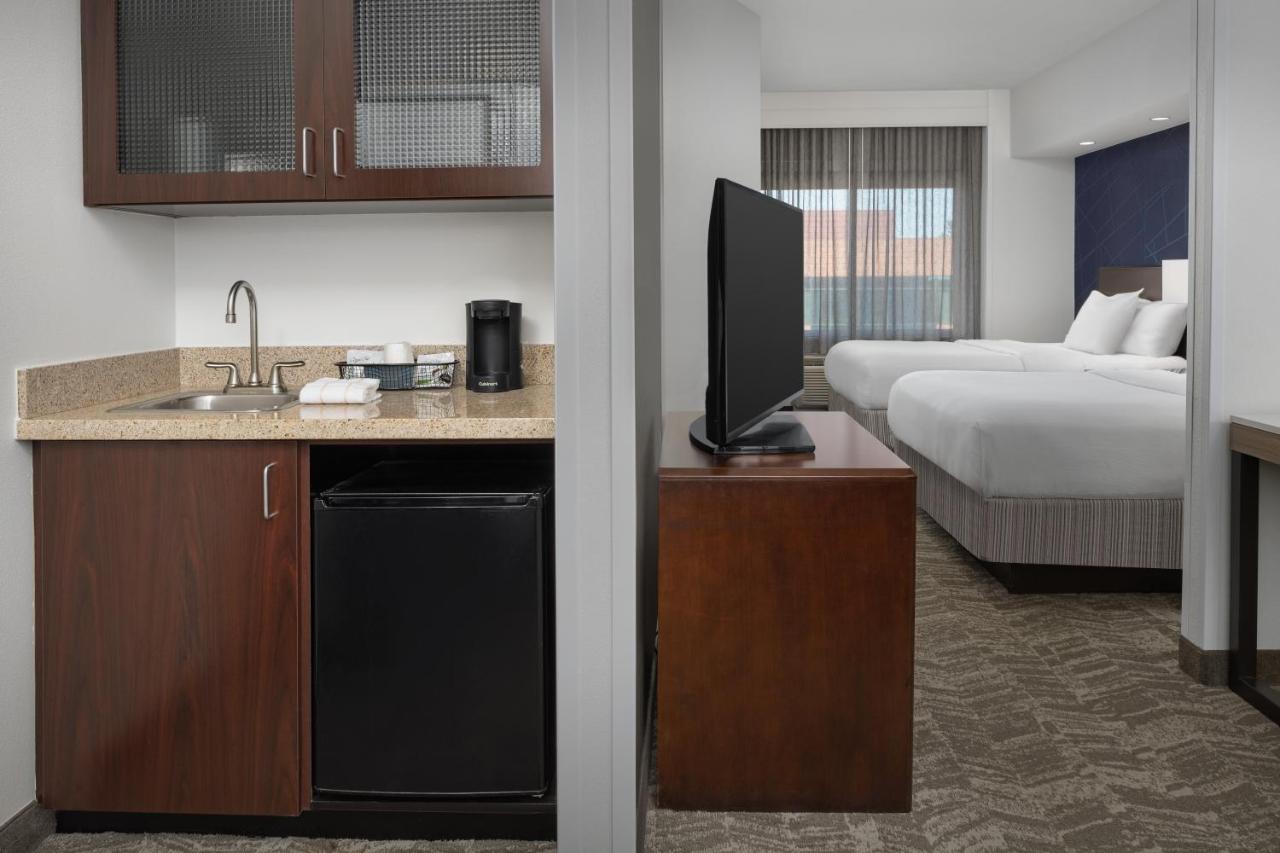 Queen Suite with Sofa Bed at SpringHill Suites by Marriott Portland Vancouver