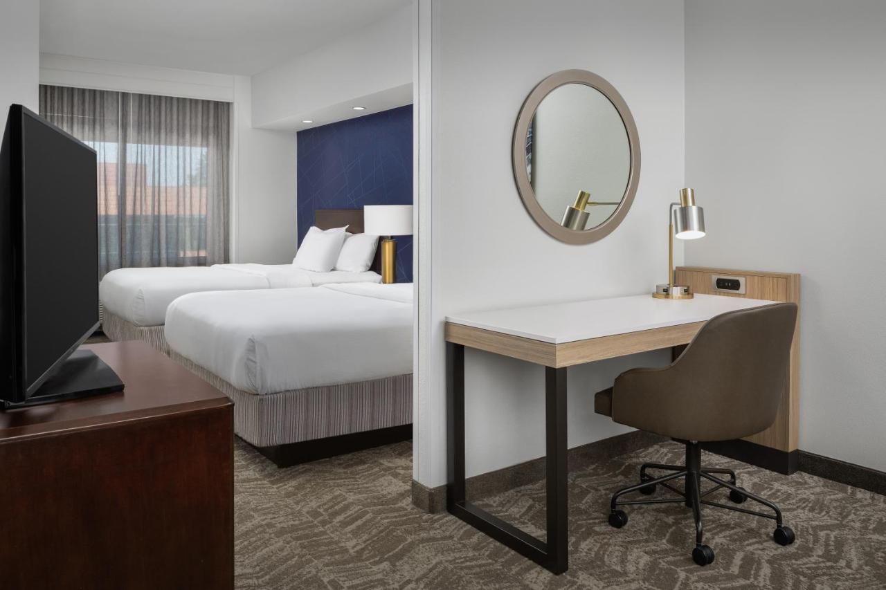 Queen Suite with Sofa Bed at SpringHill Suites by Marriott Portland Vancouver