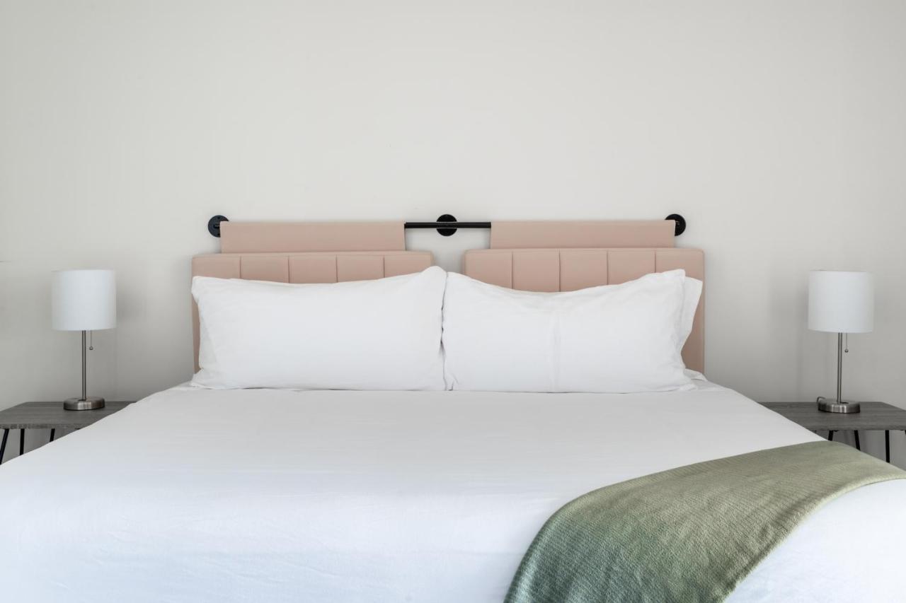 Deluxe Studio at Kasa Lady Bird Lake Austin