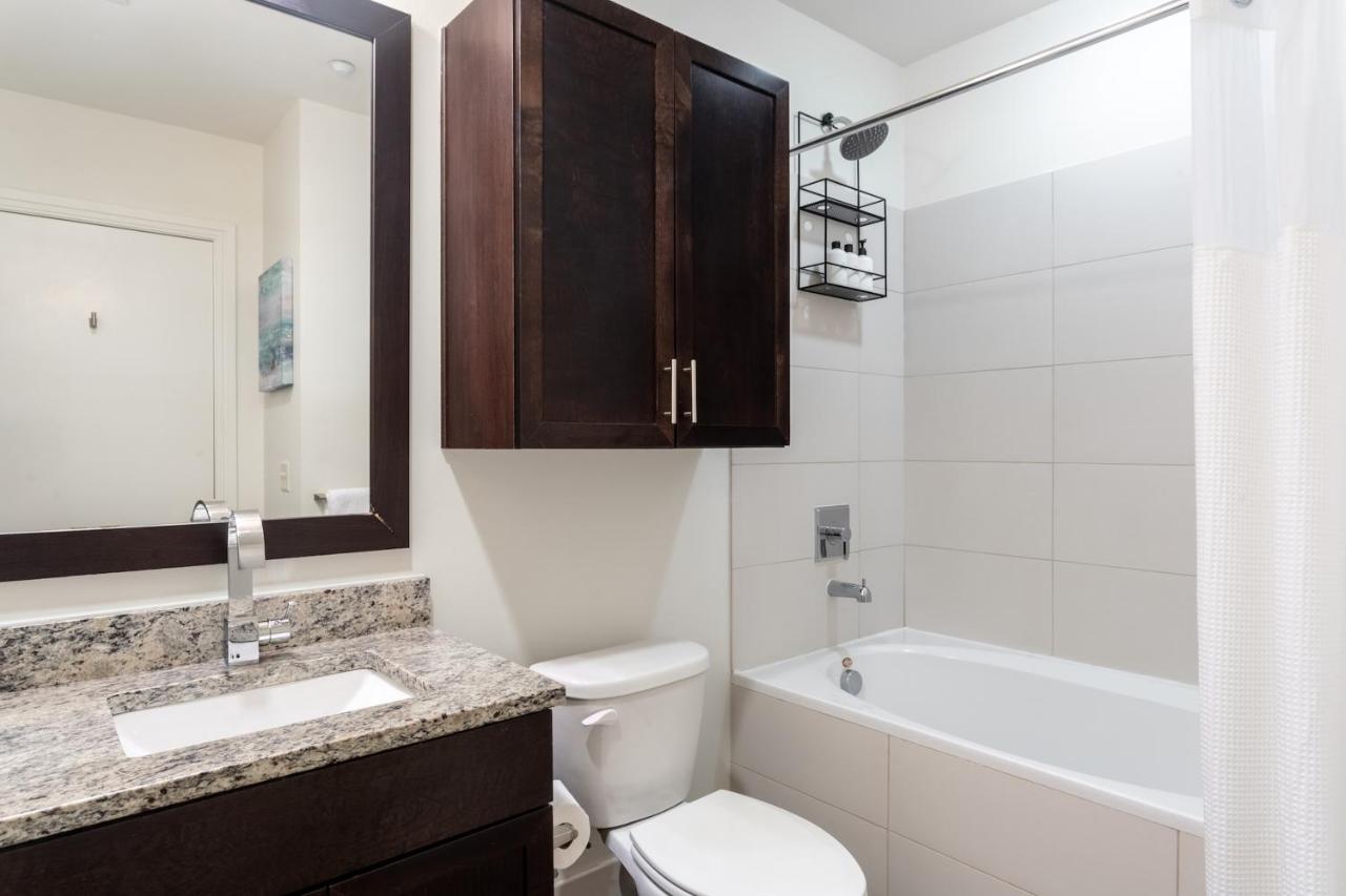Deluxe Studio at Kasa Lady Bird Lake Austin