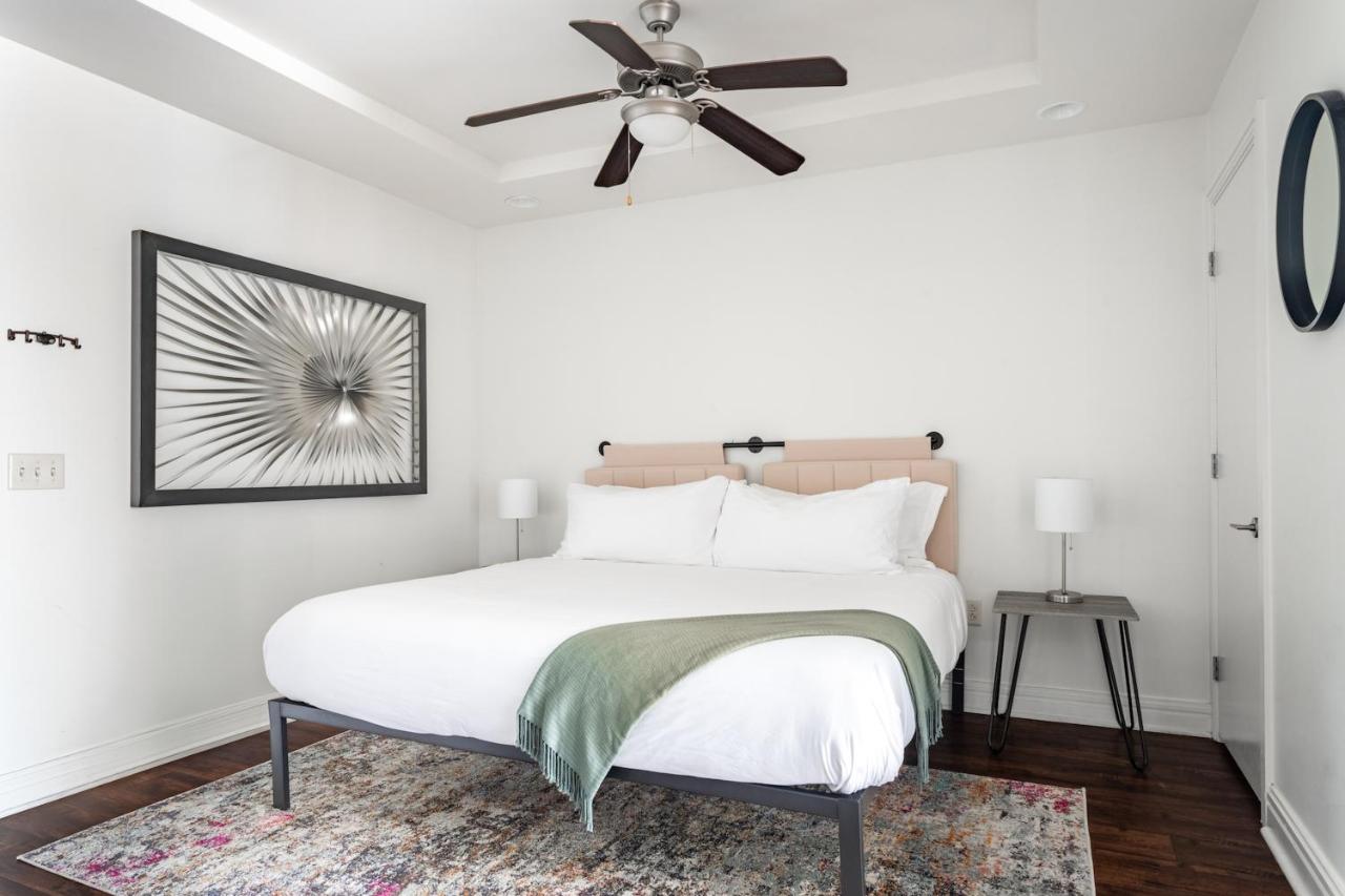 Deluxe Studio at Kasa Lady Bird Lake Austin