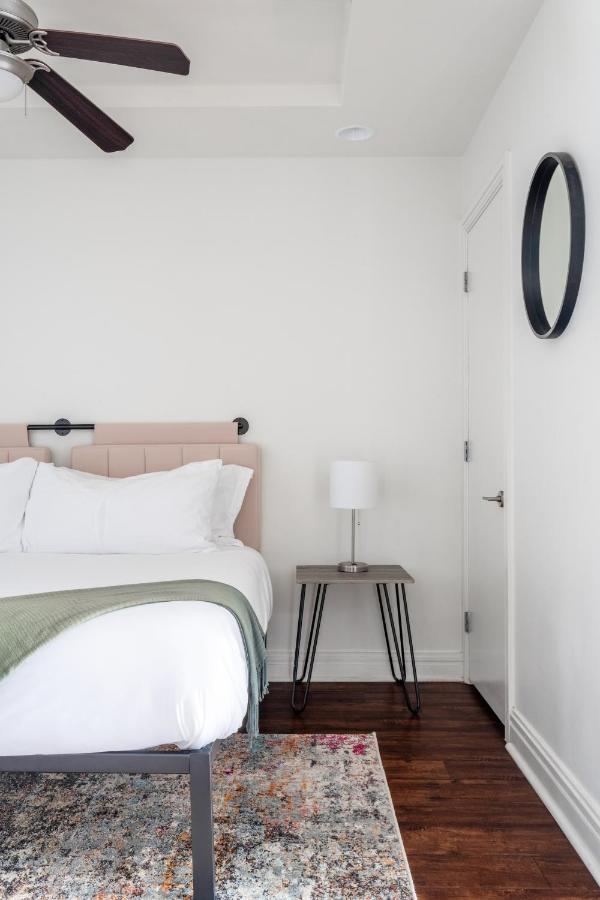 Deluxe Studio at Kasa Lady Bird Lake Austin