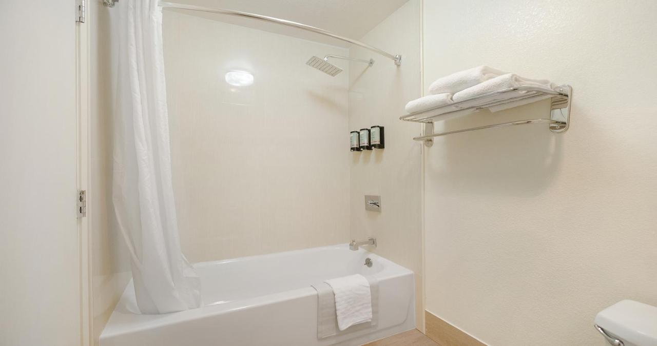 King Room at Best Western Amador Inn