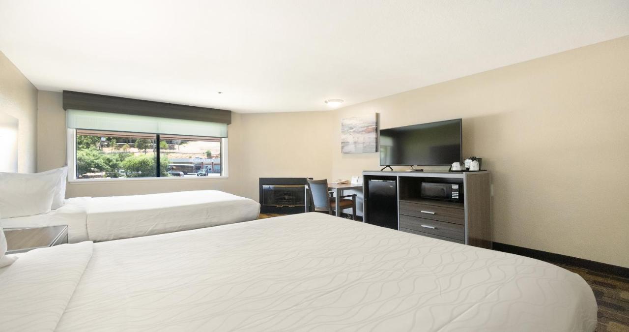 Queen Room with Two Queen Beds with Fireplace at Best Western Amador Inn