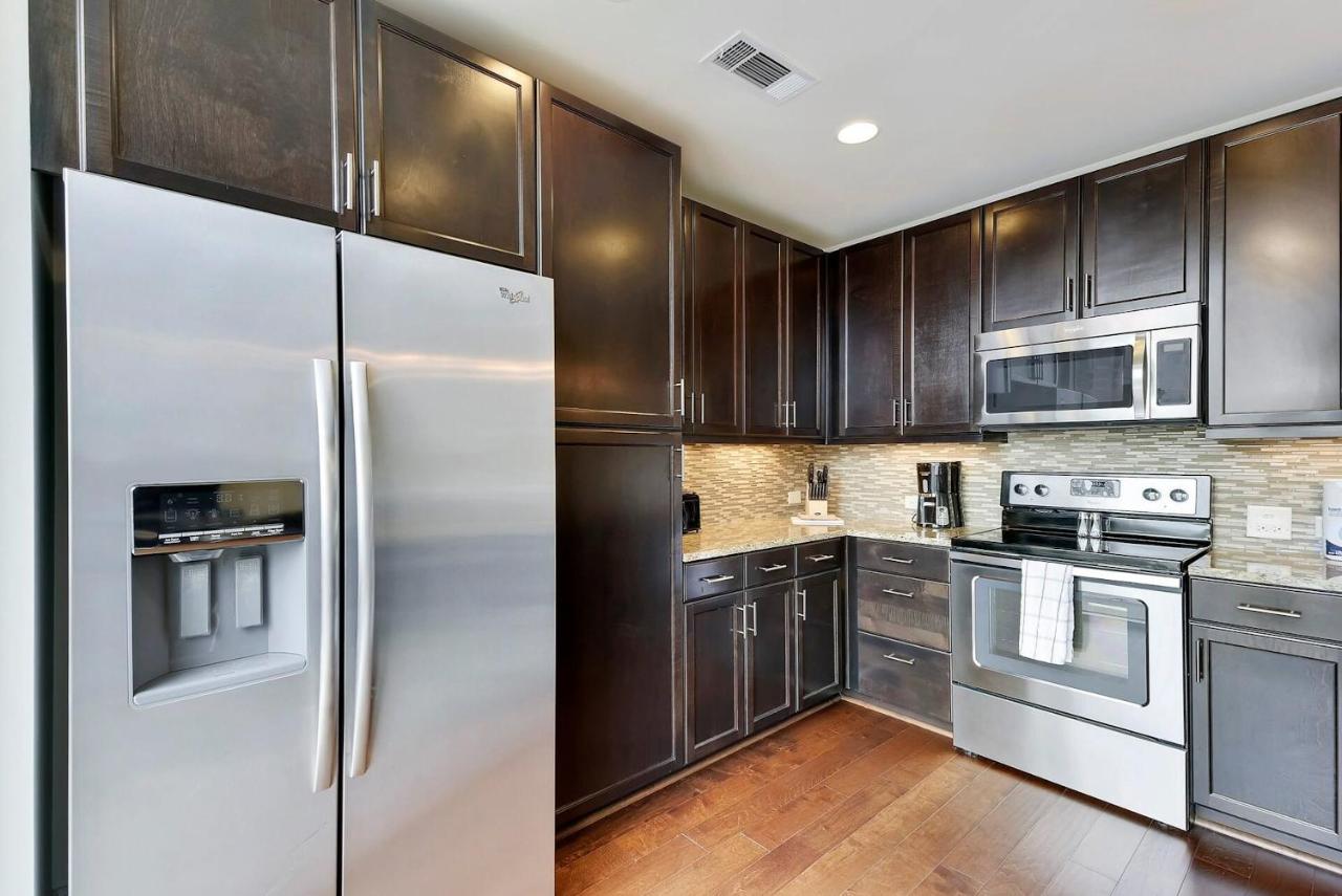 Two-Bedroom Apartment at Kasa Lady Bird Lake Austin