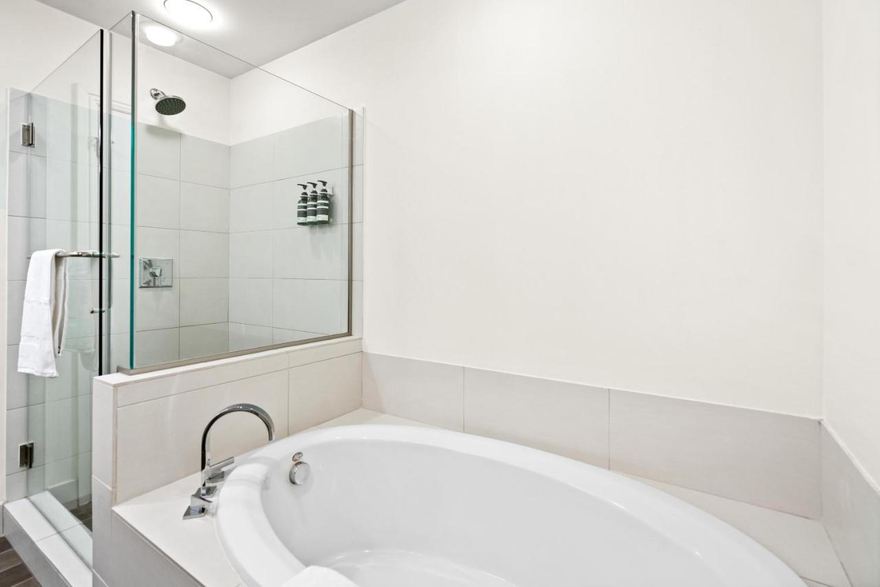 Two-Bedroom Apartment at Kasa Lady Bird Lake Austin