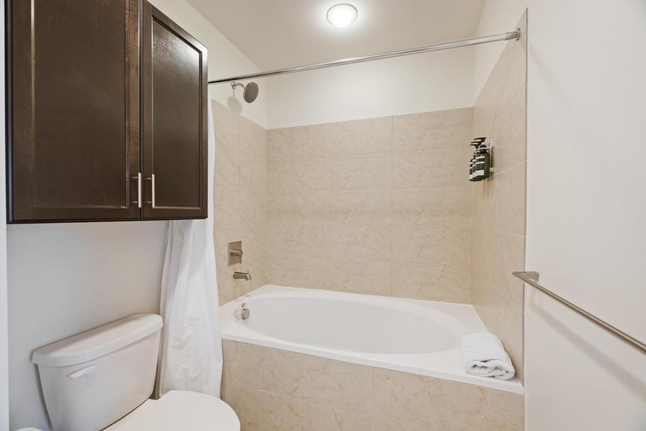 One-Bedroom Apartment at Kasa Lady Bird Lake Austin