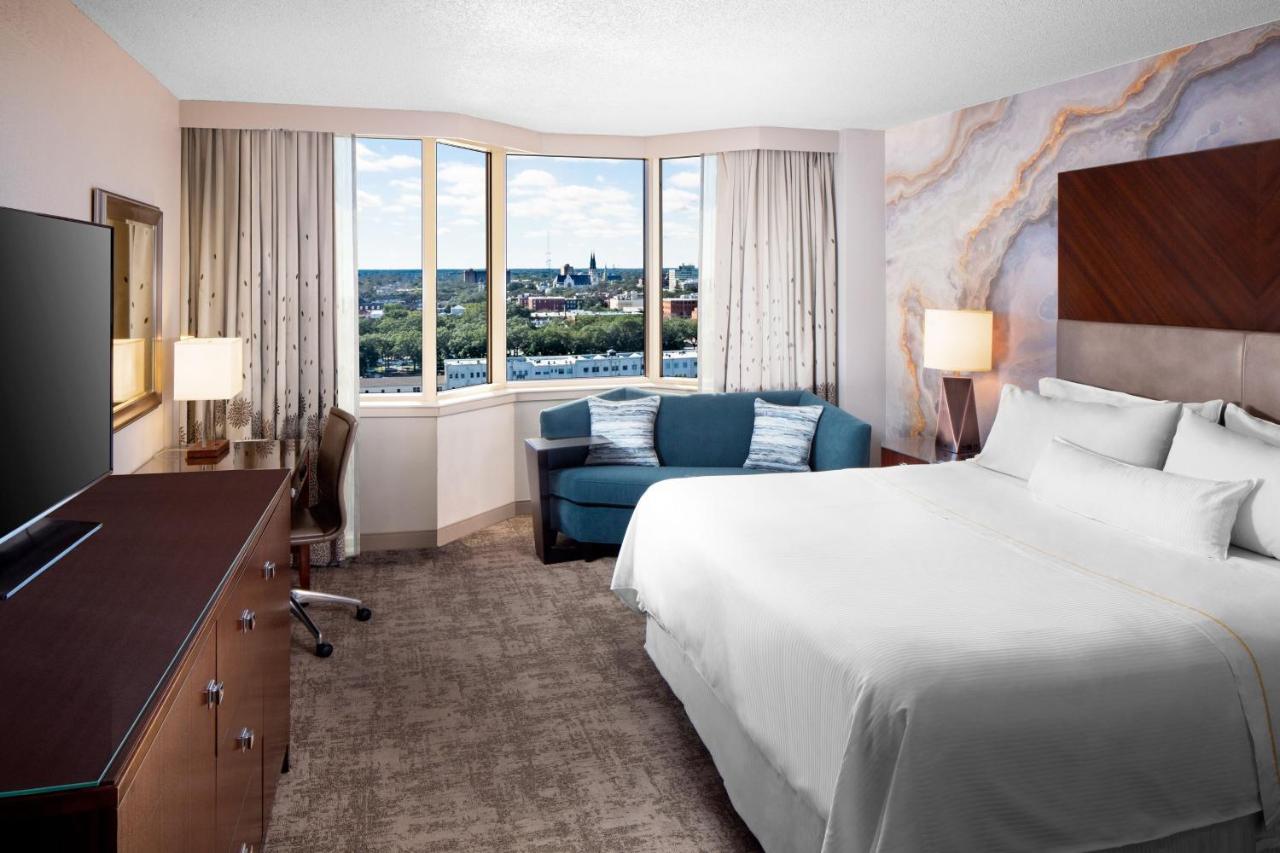 Guest room, 1 King, Savannah view, River view at The Westin Savannah Harbor Golf Resort & Spa