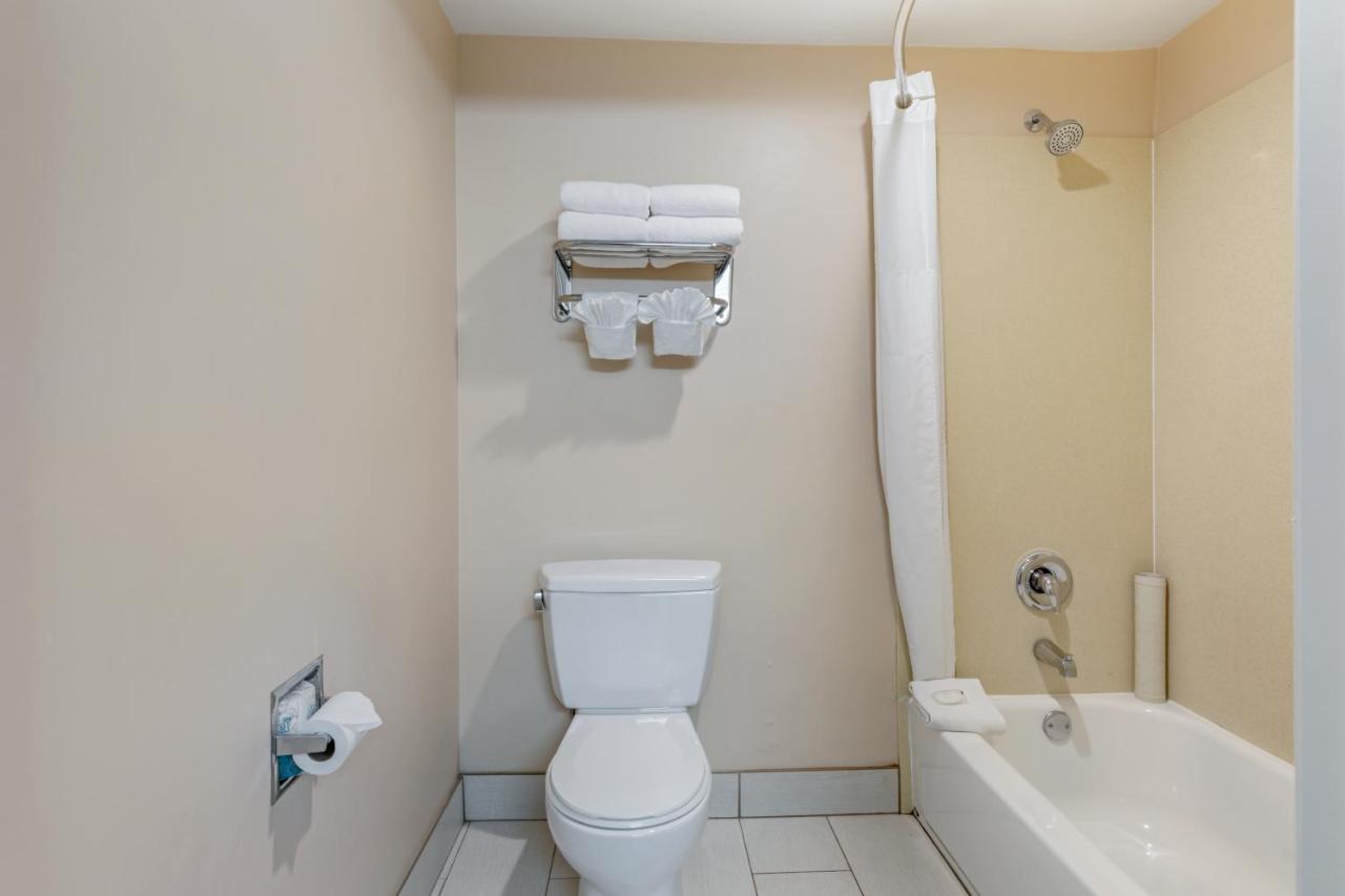 Standard Room, 2 Queen Beds, Non Smoking at Quality Inn & Suites Anaheim Maingate