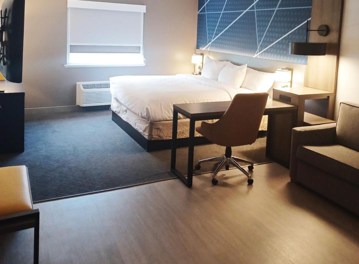 One Room Suite with Sofa bed - Non Smoking at Comfort Inn Edinburgh - Columbus