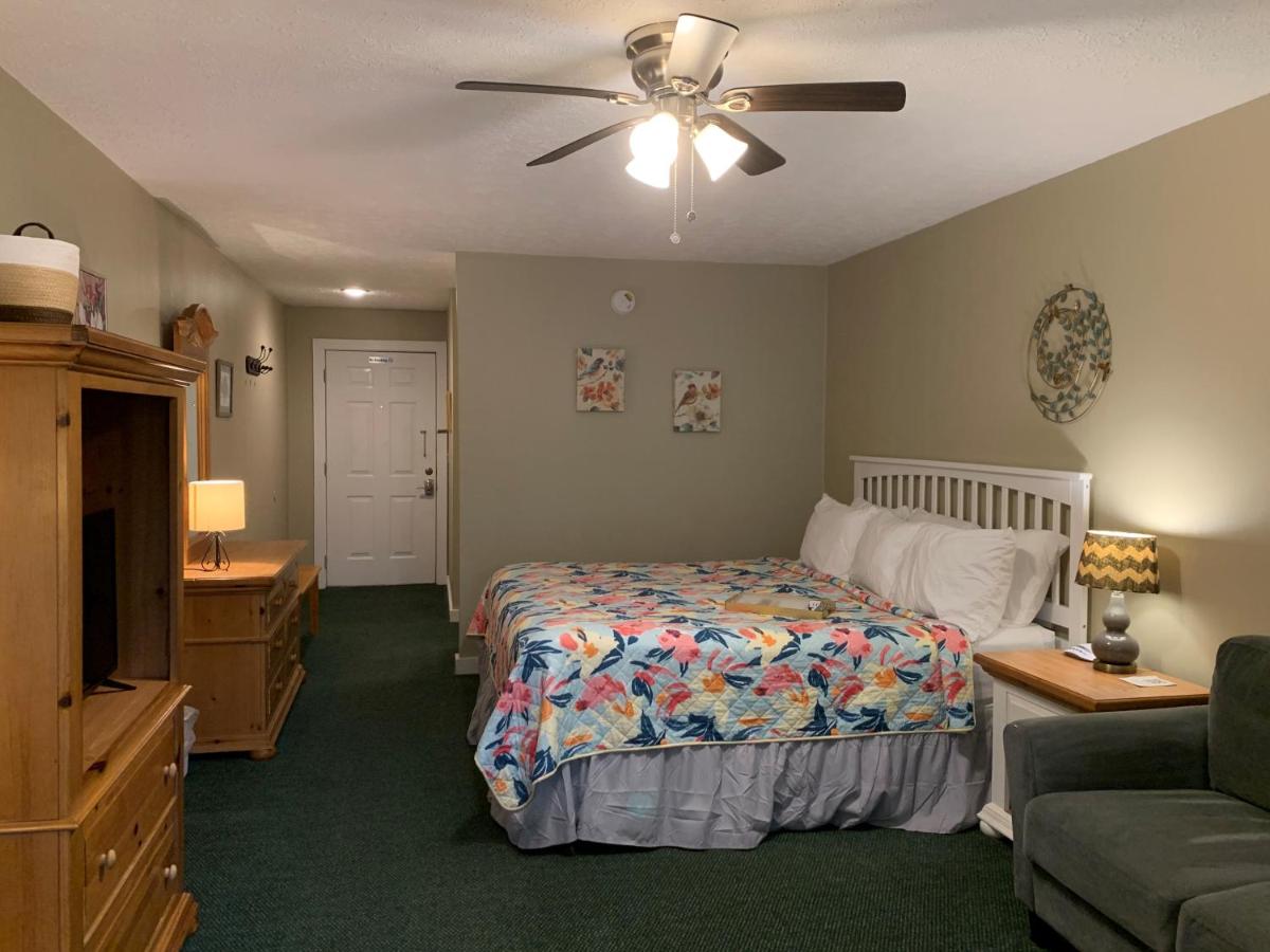 King Room with Balcony at Woodbridge Inn & Tavern
