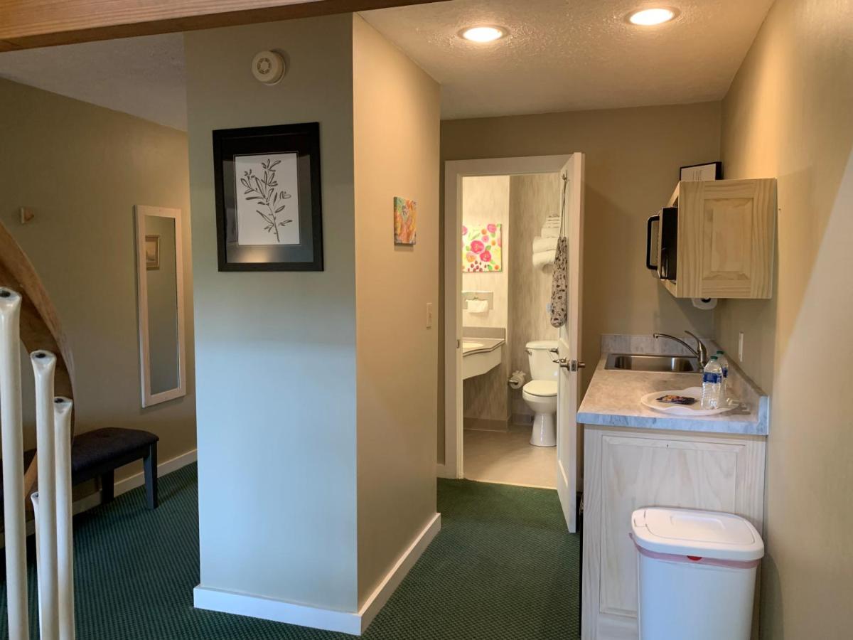 Junior Suite with Balcony at Woodbridge Inn & Tavern