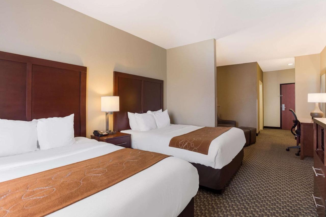 Queen Room with Two Queen Beds - Non-Smoking at Comfort Suites Saraland - North Mobile