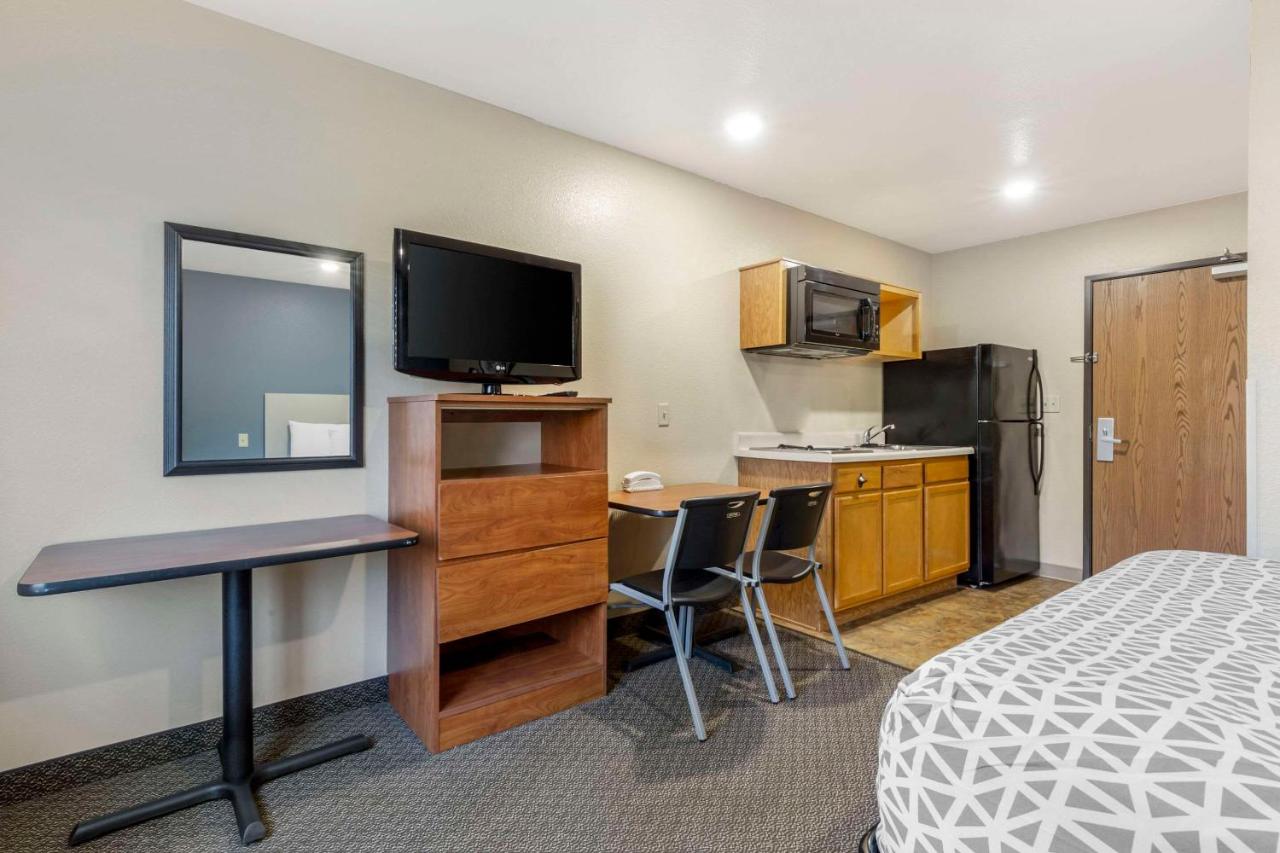 Standard Double Room - Smoking at WoodSpring Suites Raleigh Garner
