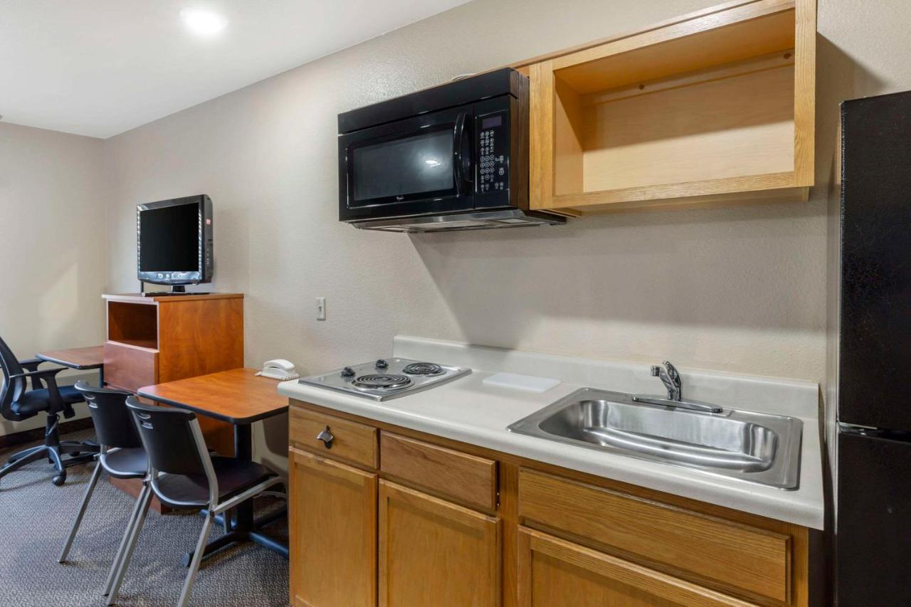 Standard Double Room - Smoking at WoodSpring Suites Raleigh Garner