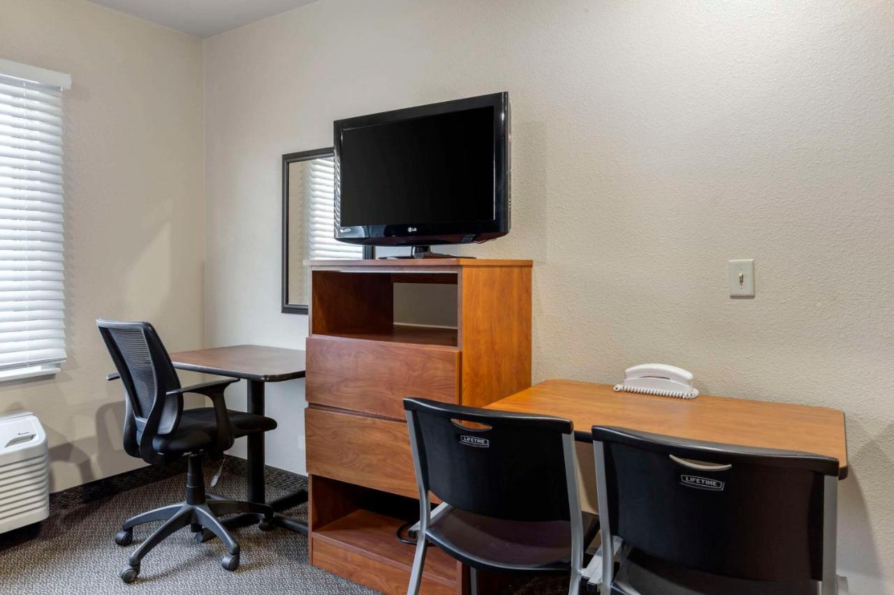 Standard Queen Room - Non-Smoking at WoodSpring Suites Raleigh Garner