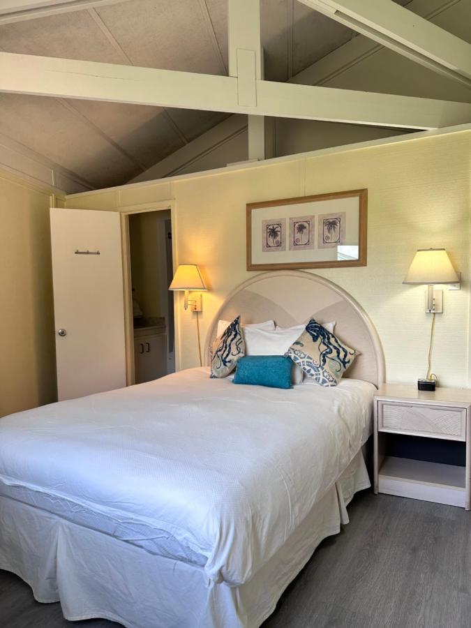  | Coco Plum Beach & Tennis Club & Marina