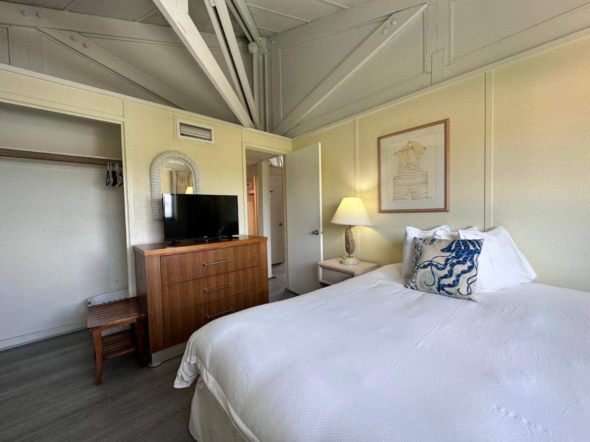  | Coco Plum Beach & Tennis Club & Marina