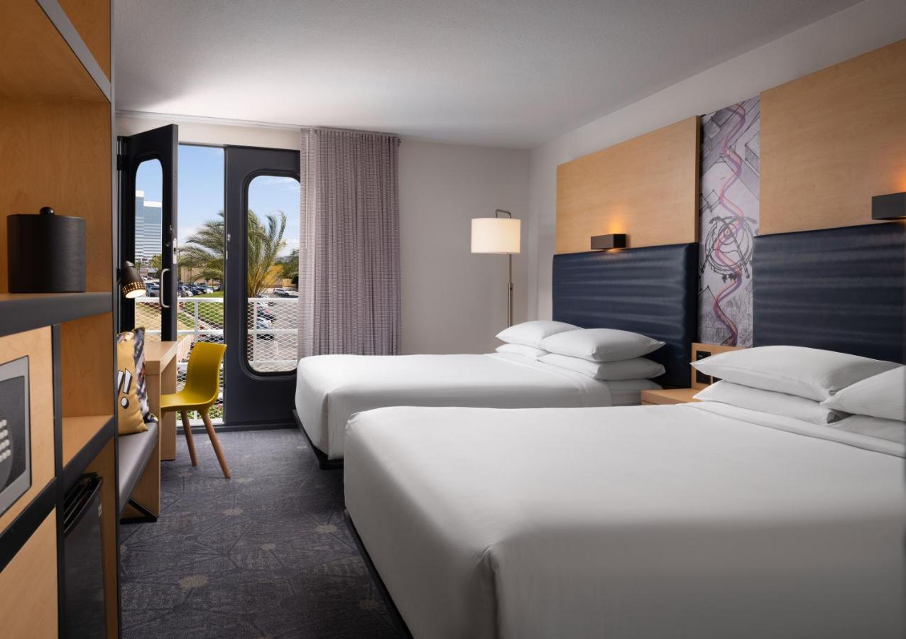 Breezy 2 Queens, Guest room, 2 Queen at Aloft by Marriott El Segundo - Los Angeles Airport