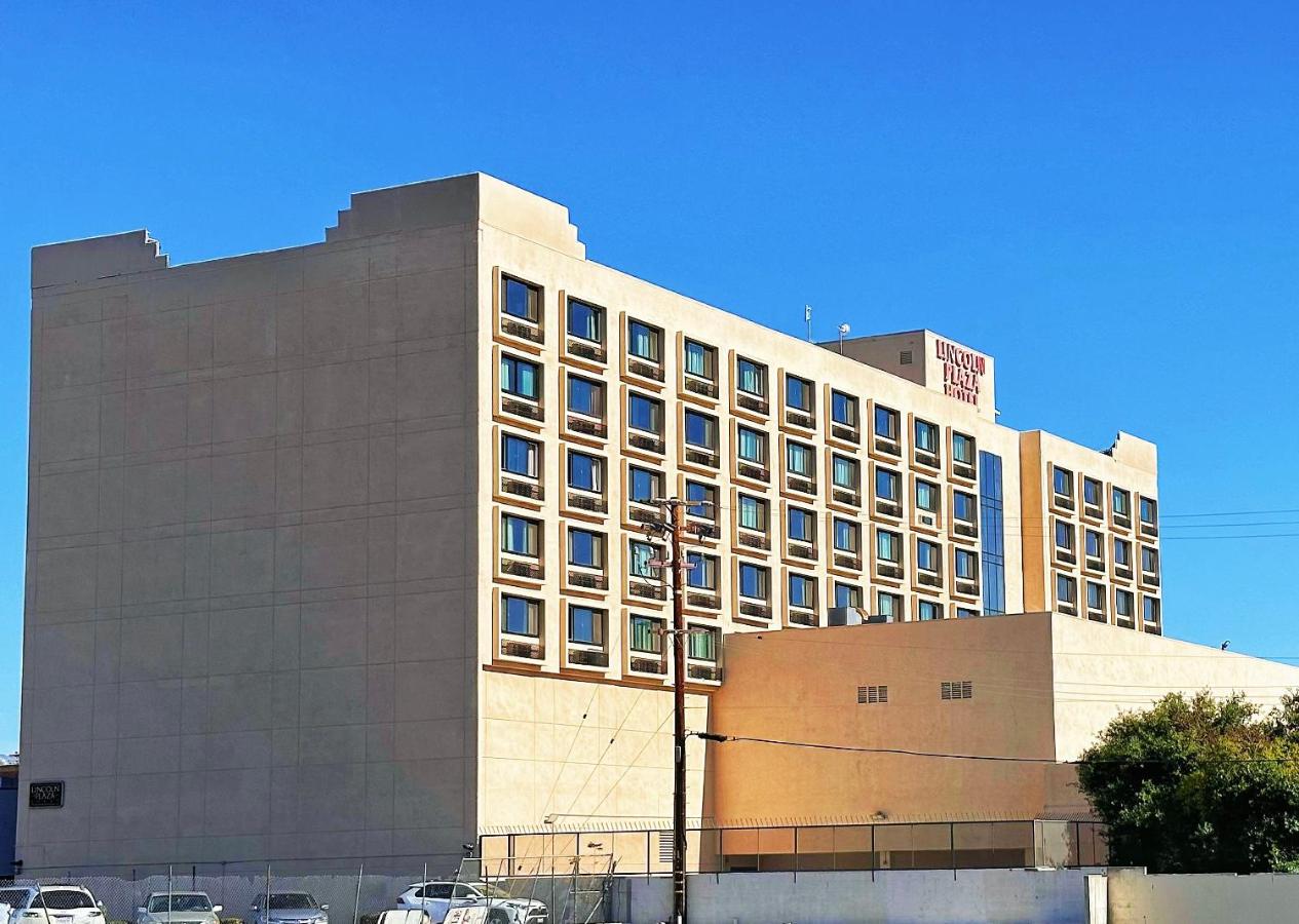 | Lincoln Hotel SureStay Collection by Best Western