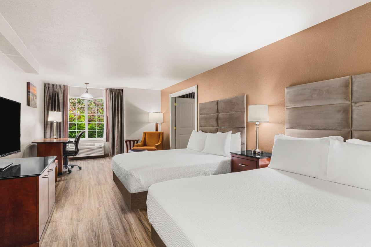 Junior Suite at The Ashley Inn & Suites