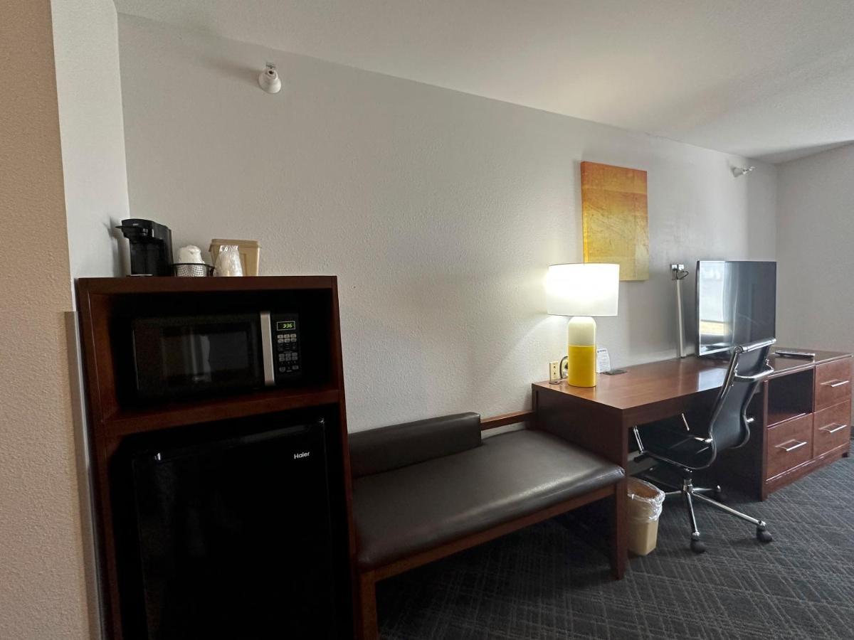 Queen Suite with Two Queen Beds - Non-Smoking at Comfort Suites Jackson-Cape Girardeau