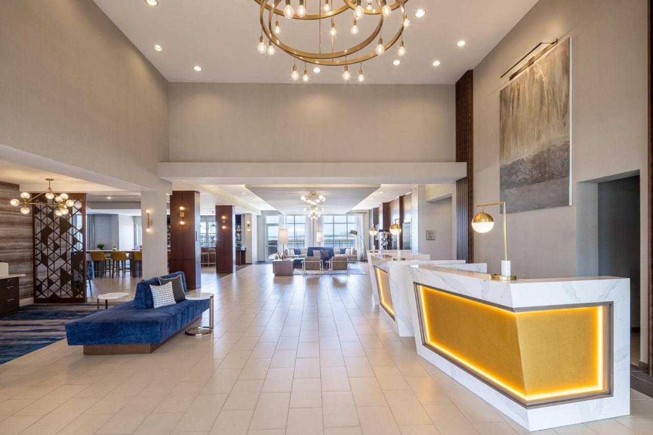 | Holiday Inn Fort Myers Airport-Town Center, an IHG Hotel