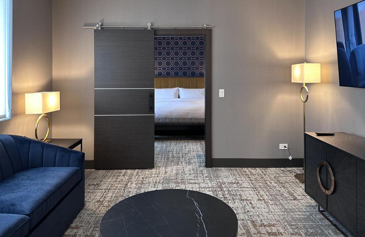 Penthouse King Suite with Sofa Bed at SpringHill Suites by Marriott Chicago Chinatown