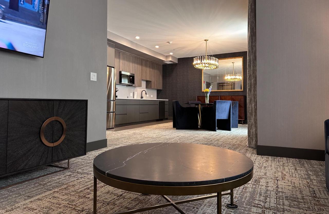 Penthouse King Suite with Sofa Bed at SpringHill Suites by Marriott Chicago Chinatown