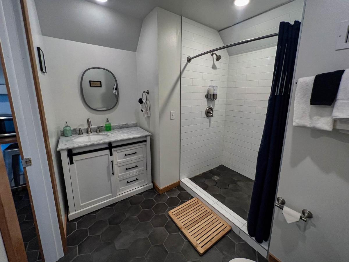 Double Room with Balcony and Sea View at Endion Station Inn | Hotel Next to Lake Superior