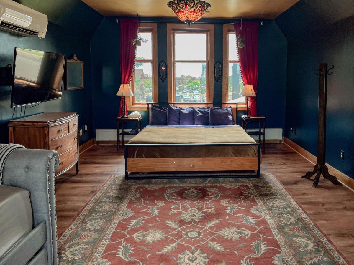 Double Room with Balcony and Sea View at Endion Station Inn | Hotel Next to Lake Superior