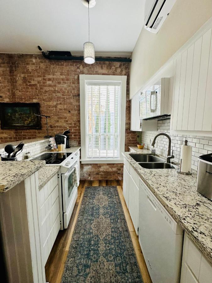 | Bisbee Brownstone Suites