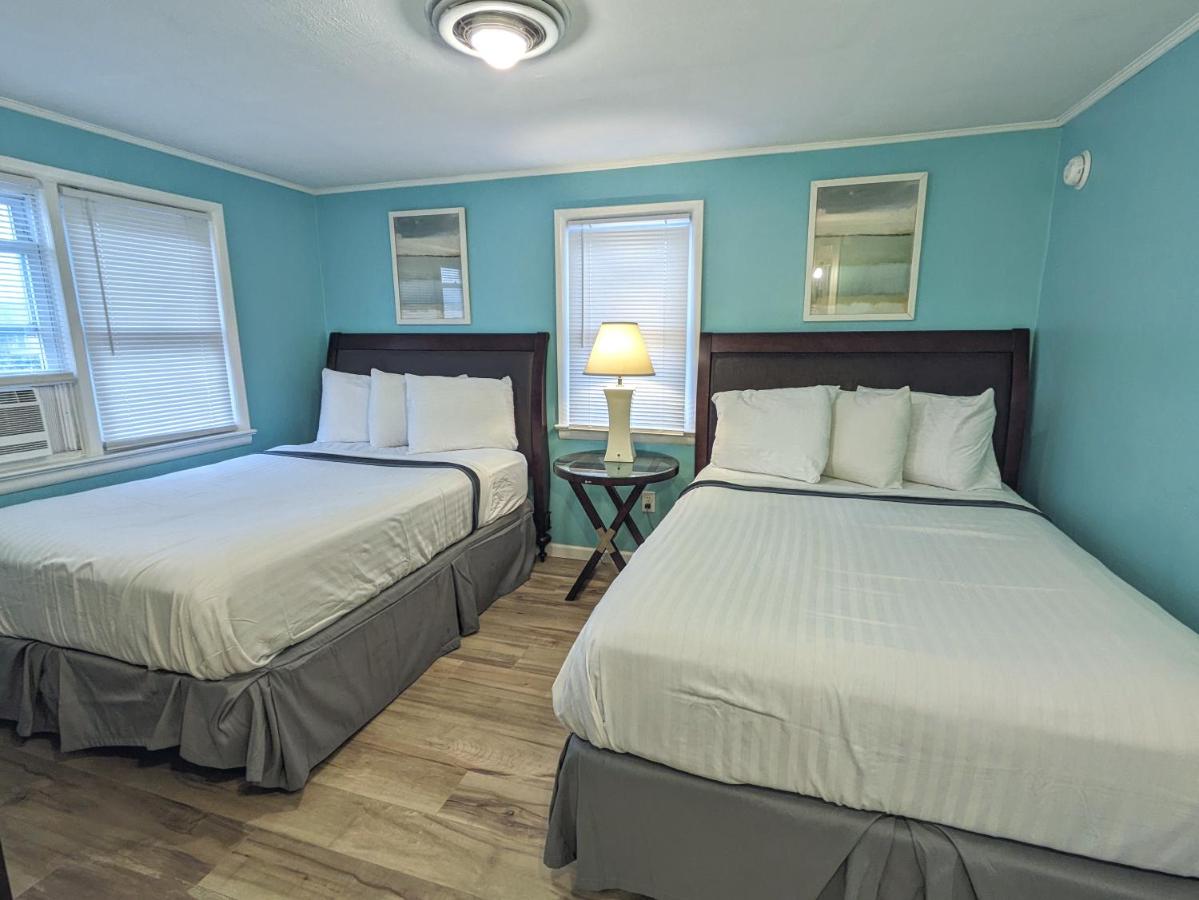 Standard Room with Two Full Beds at Clarem Happy Days Inn