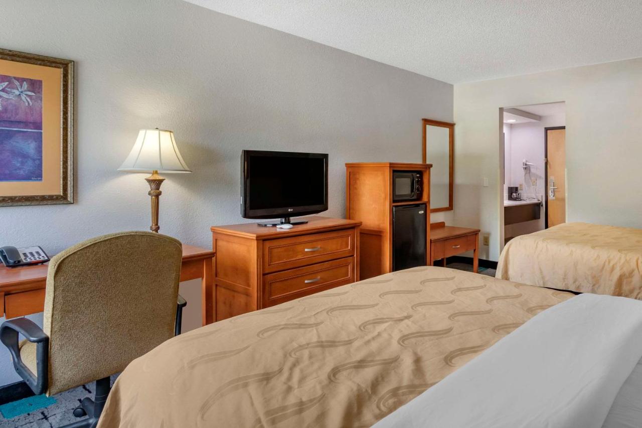Queen Room with Two Queen Beds - Non-Smoking at Quality Inn & Suites Chattanooga-East Ridge