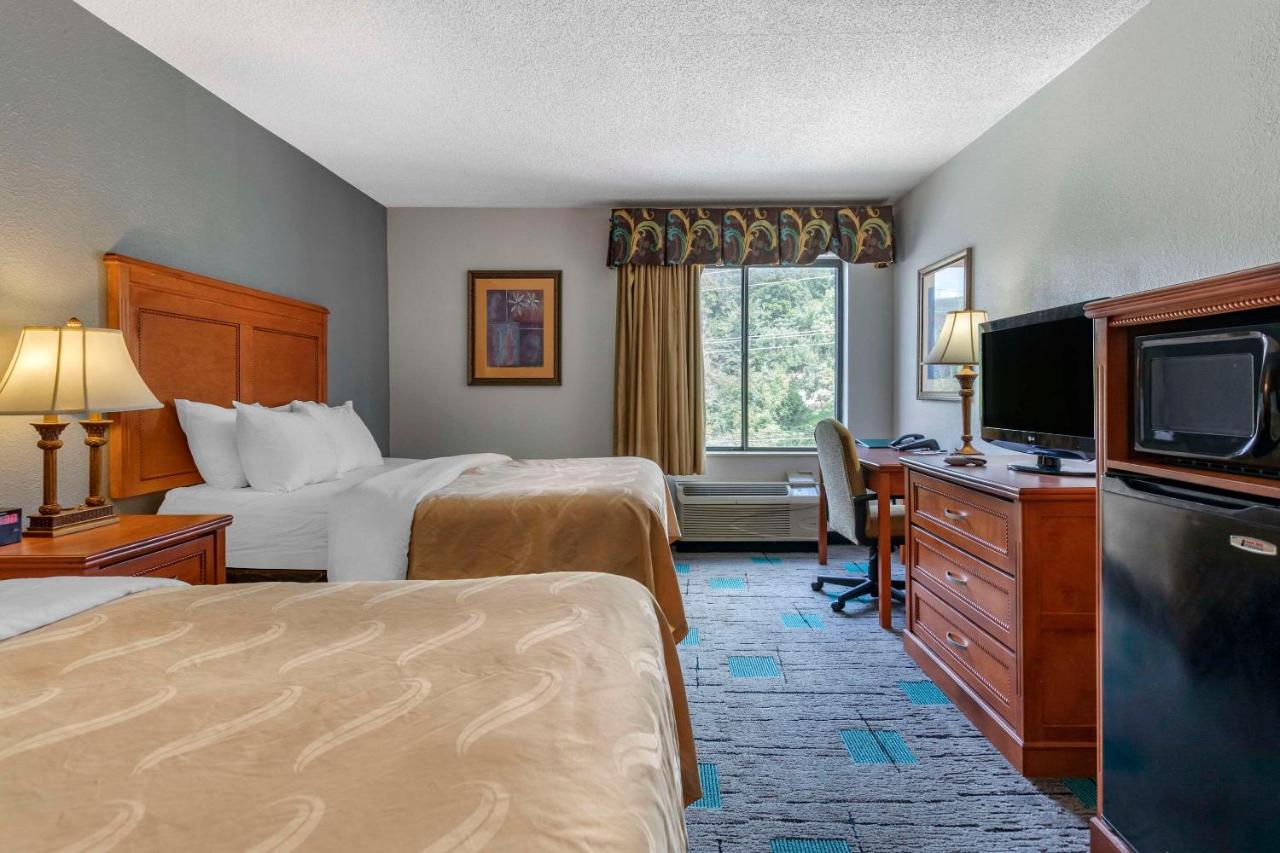Queen Room with Two Queen Beds - Non-Smoking at Quality Inn & Suites Chattanooga-East Ridge