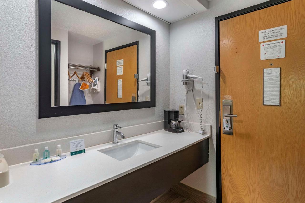 Queen Room with Two Queen Beds - Non-Smoking at Quality Inn & Suites Chattanooga-East Ridge