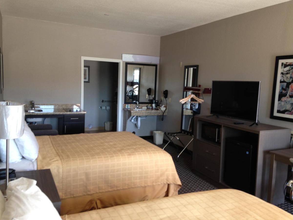 | Scottish Inn & Suites Cotulla, TX
