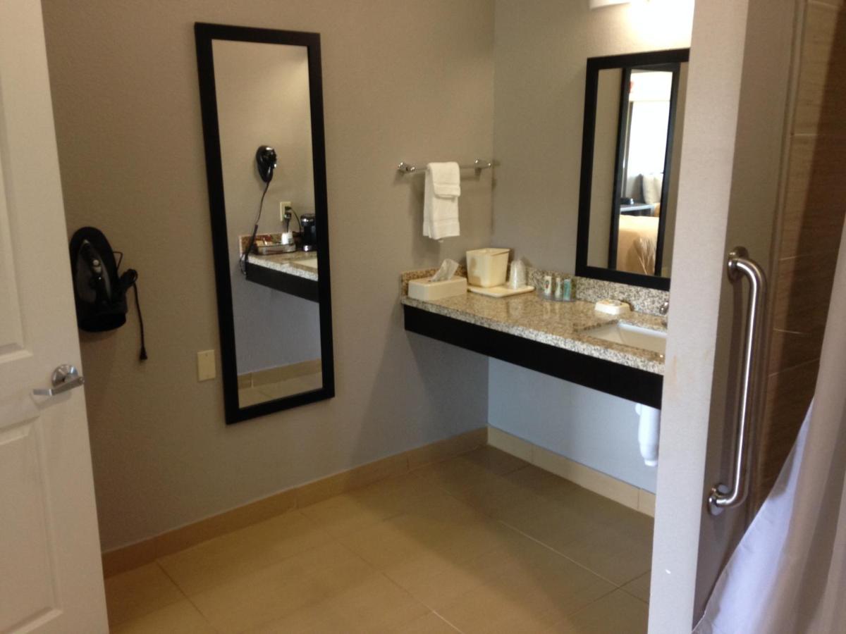 | Scottish Inn & Suites Cotulla, TX