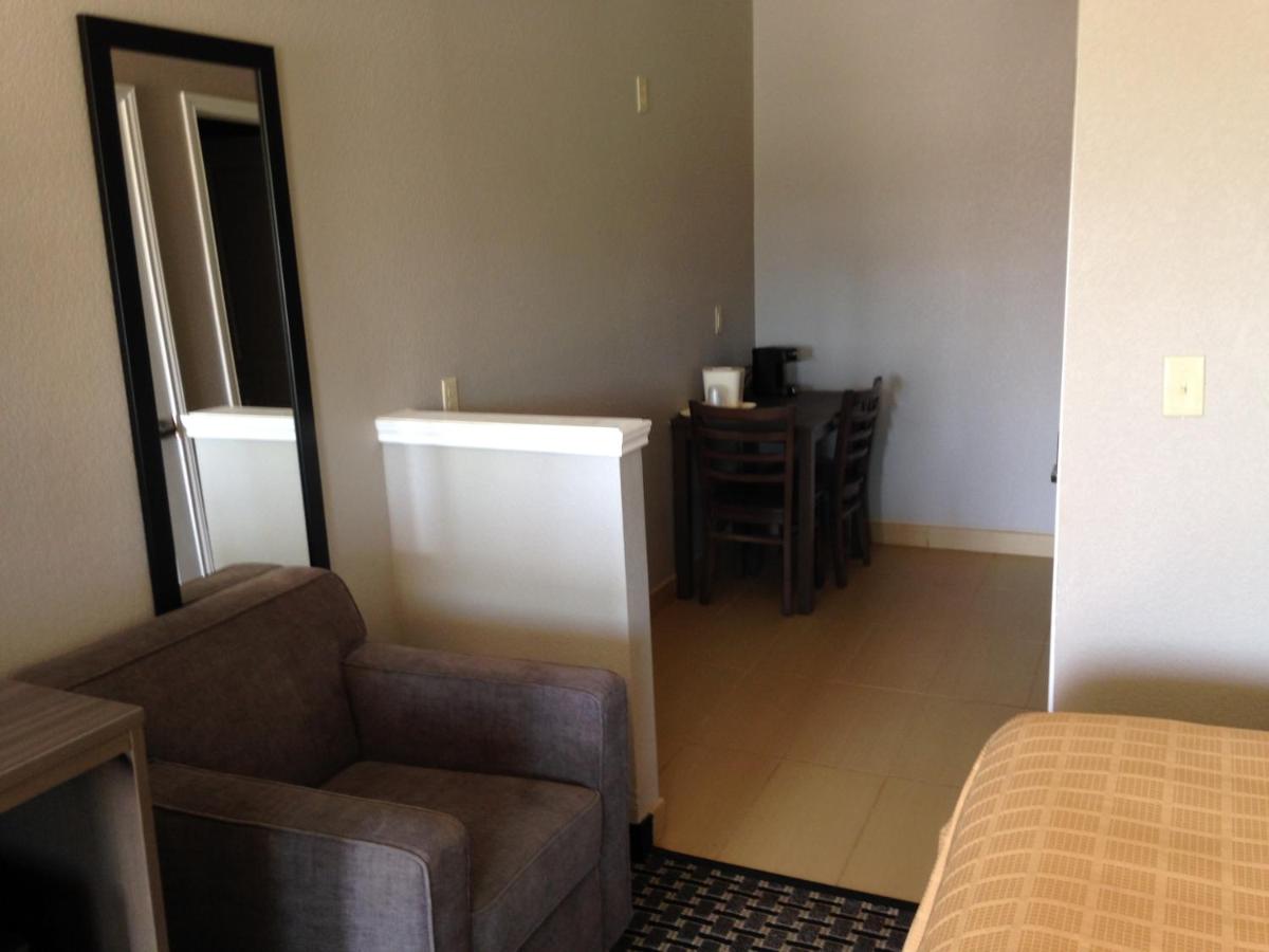 | Scottish Inn & Suites Cotulla, TX