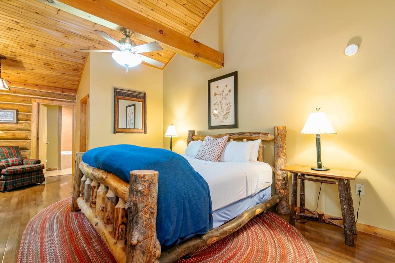 | Dancing Bear Lodge