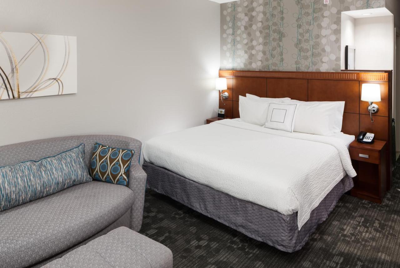 King Room with Sofa Bed at Courtyard by Marriott Miami at Dolphin Mall